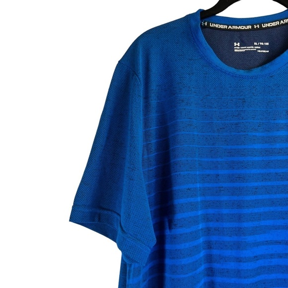 Under Armour Men's T-Shirt XL Striped Blue Crew Neck Short Sleeves Lightweight - Picture 3 of 9